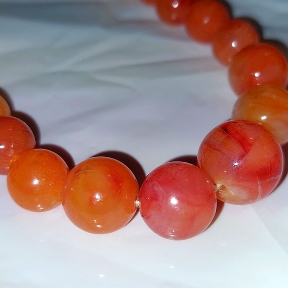 Vintage Orange Marbled Beaded Necklace - Picture 6 of 7